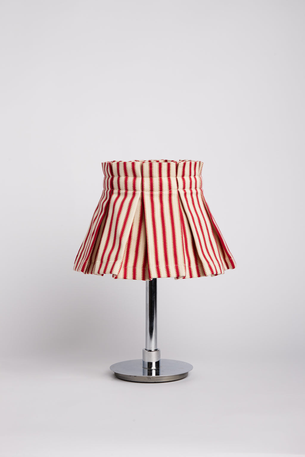 Dania, Box pleated