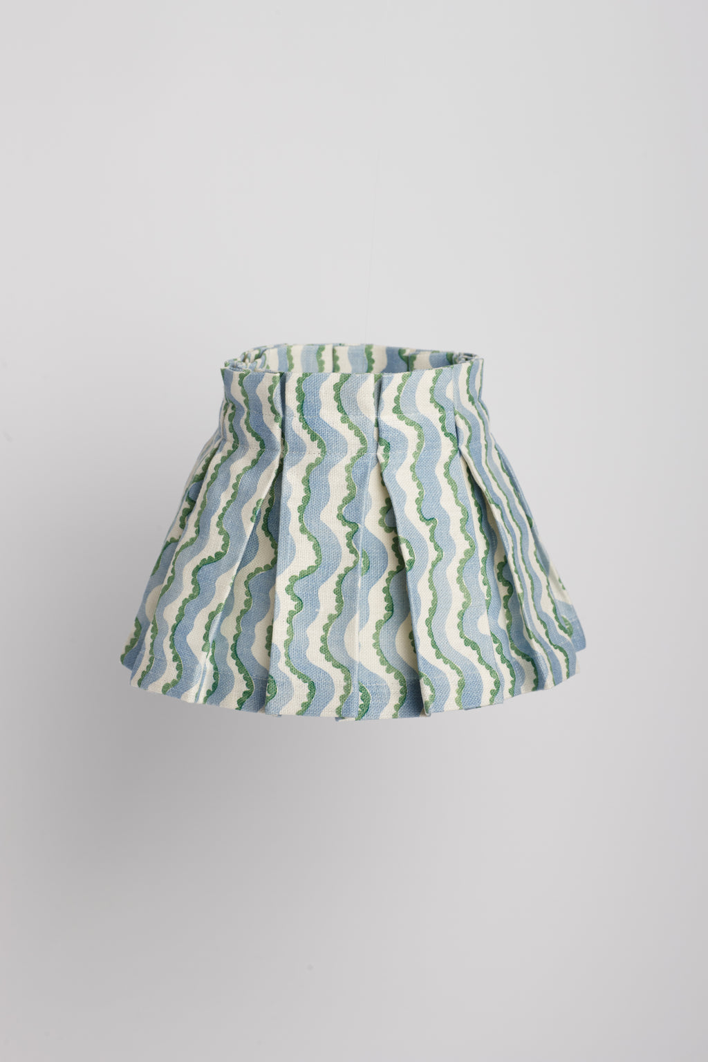 Amicitia, Box pleated